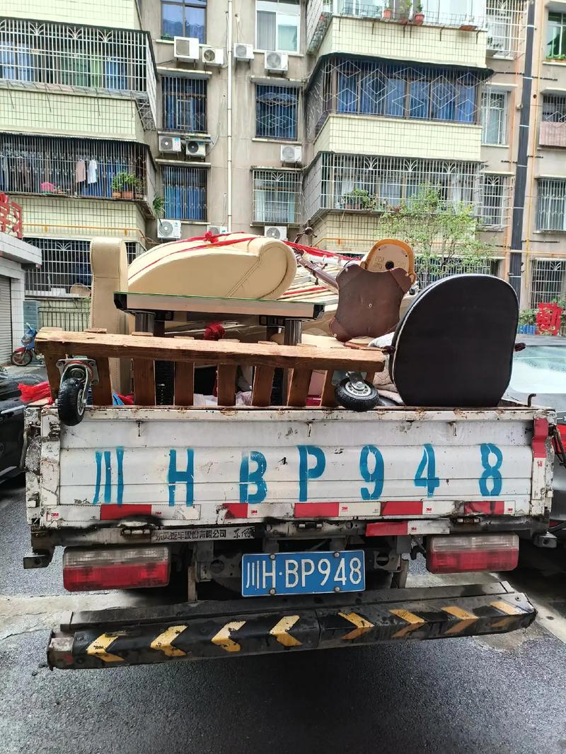 搬家拉货 ,承接居民搬家,长途搬家,办公室搬迁,家具家电拆